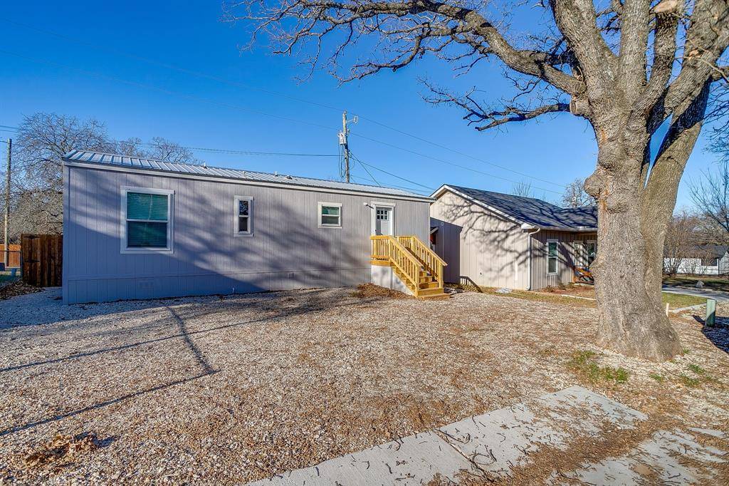 Alvarado, TX 76009,104 Red Oak Street