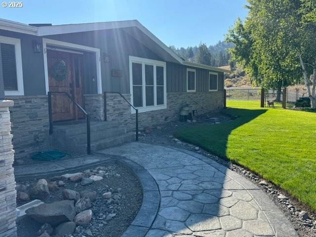 27637 LA COSTA RD, John Day, OR 97845