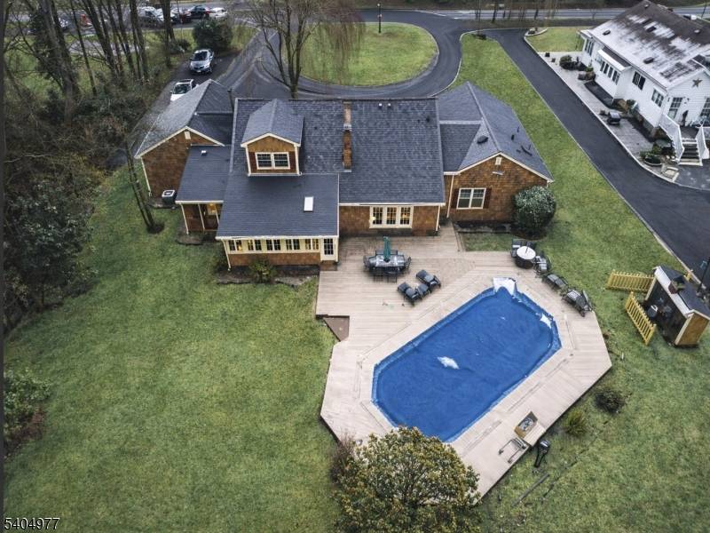 Manalapan Twp., NJ 07726,402 Main St