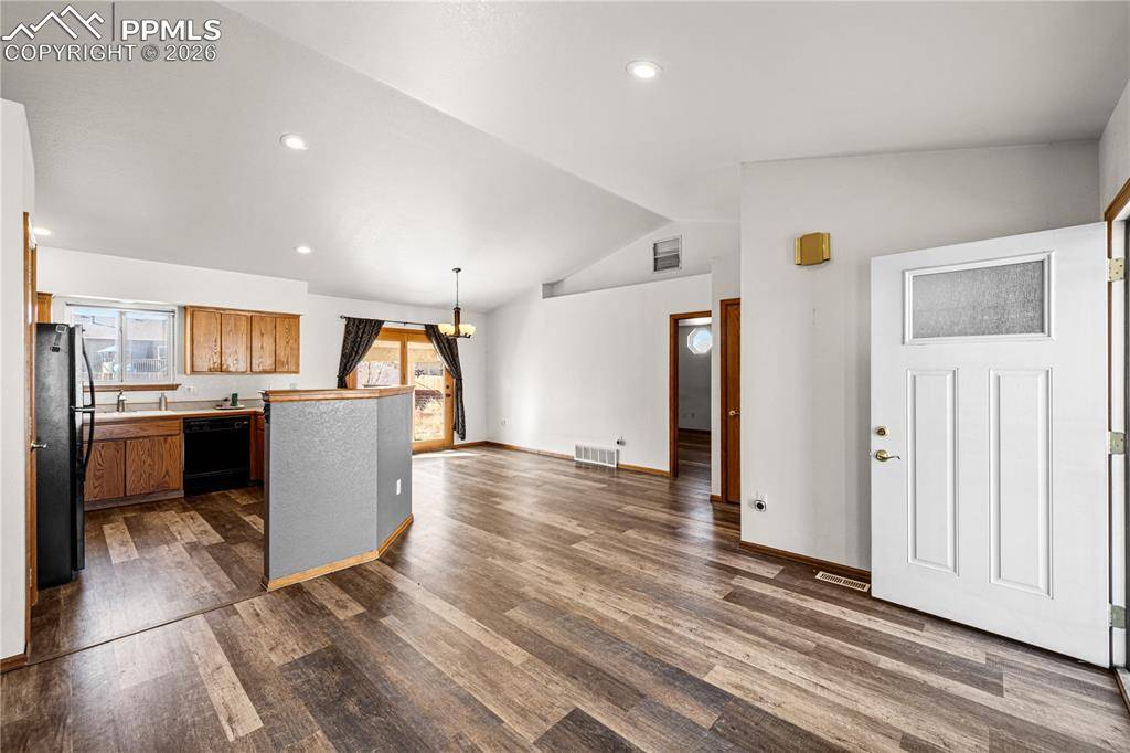 Pueblo, CO 81007,441 S Oak Creek DR