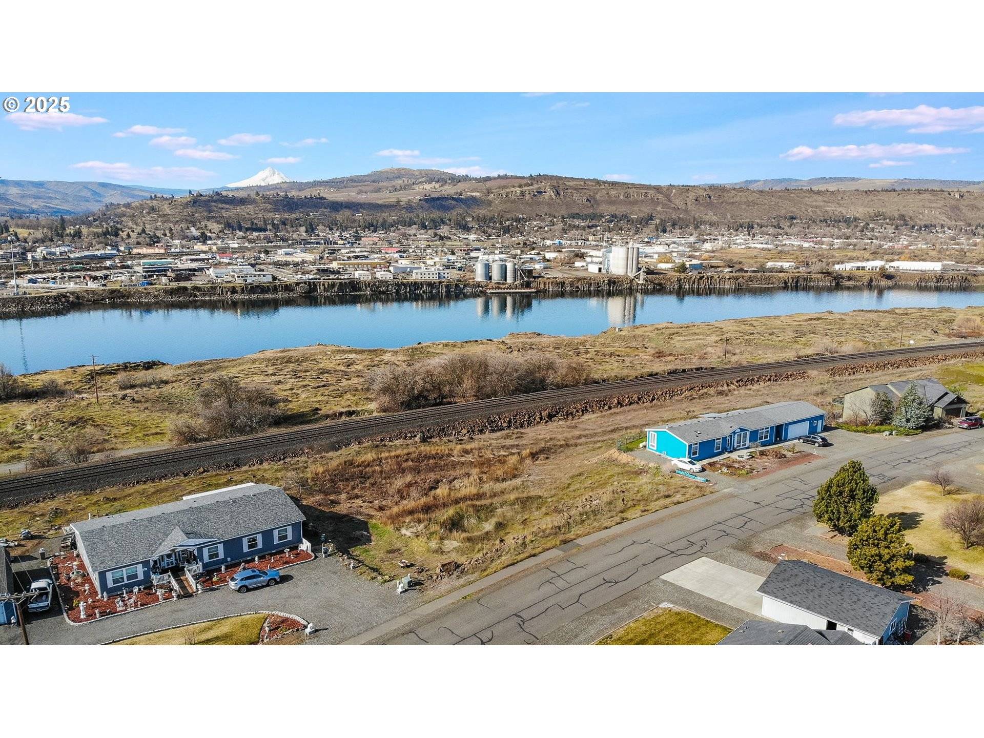 550 SUNRIDGE AVE, Dallesport, WA 98617