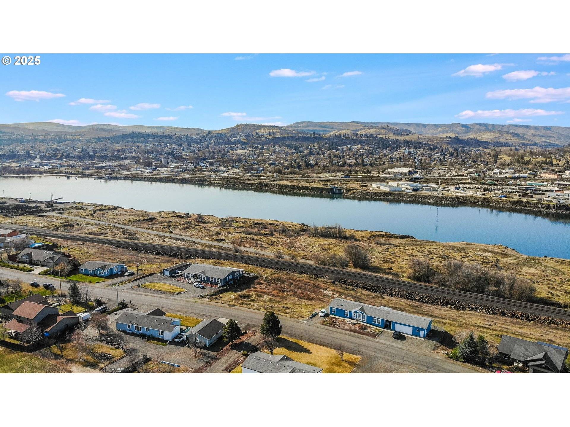 550 SUNRIDGE AVE, Dallesport, WA 98617