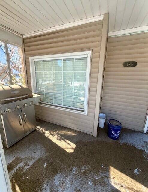 Adrian, MI 49221,176 S Scott ST