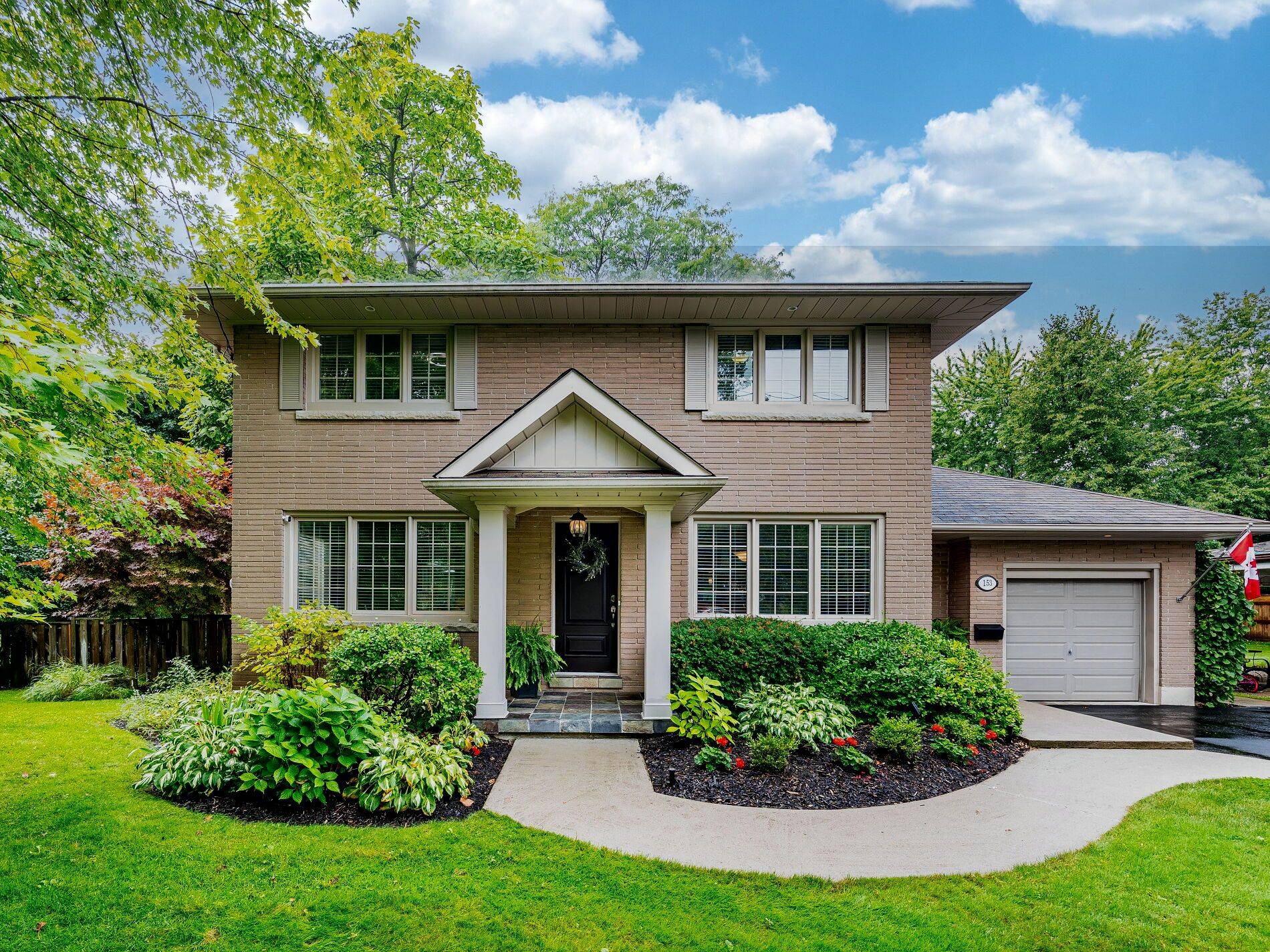 Brampton, ON L6Y 1W7,153 Elliott ST