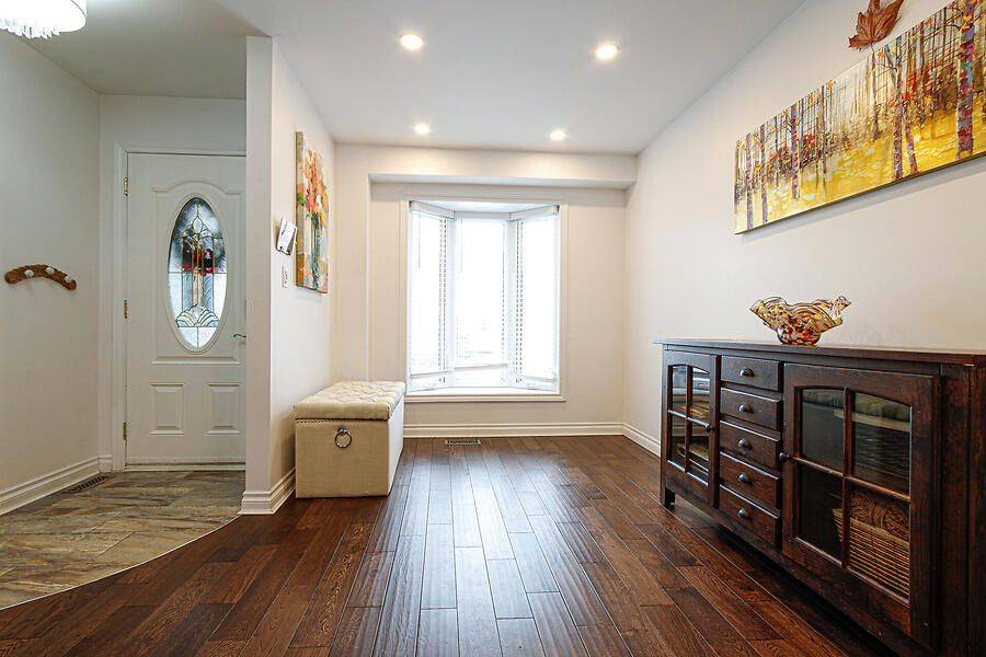 Mississauga, ON L5N 3J8,3068 Cantelon CRES