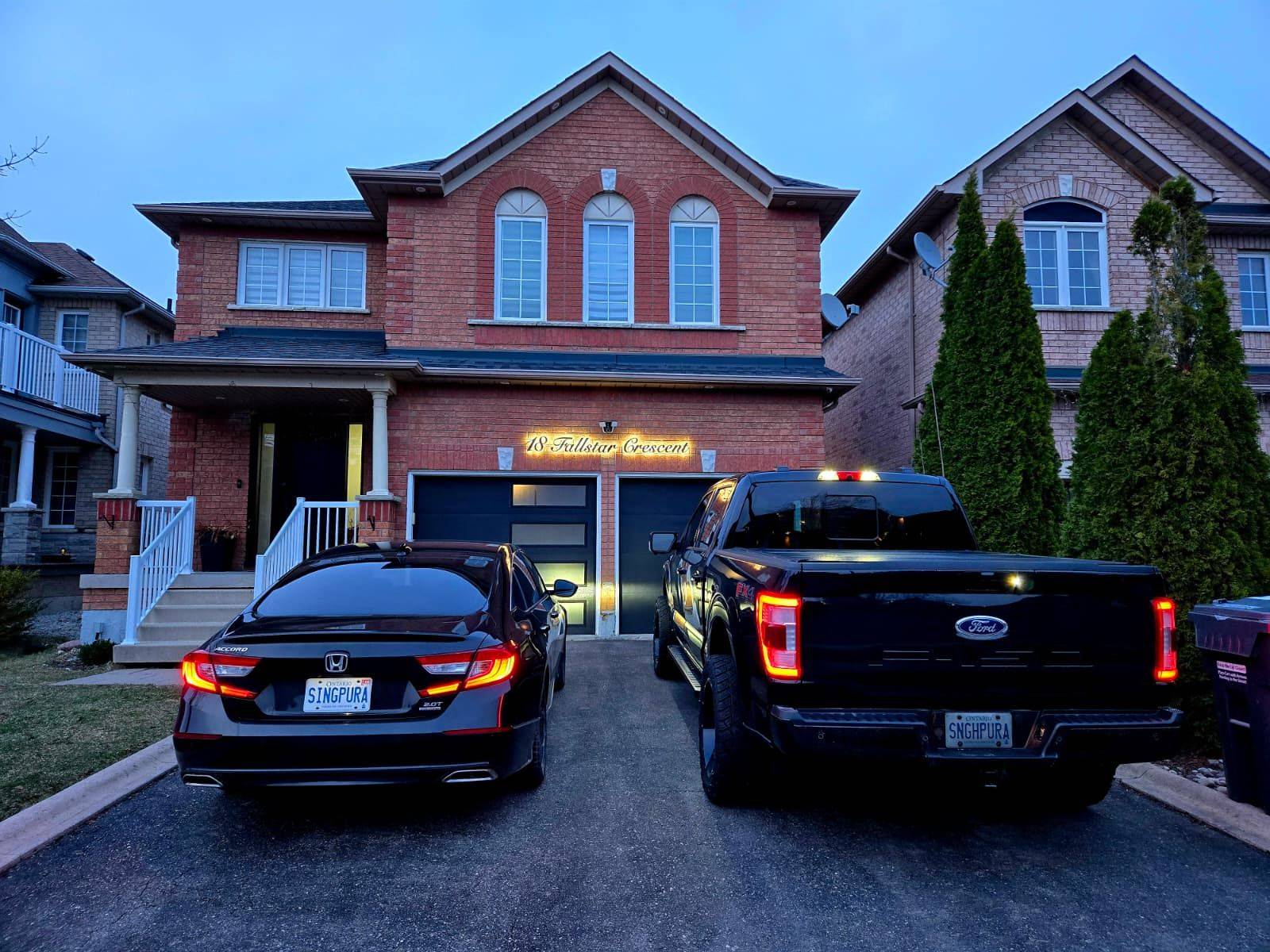 Brampton, ON L7A 2J5,18 Fallstar CRES