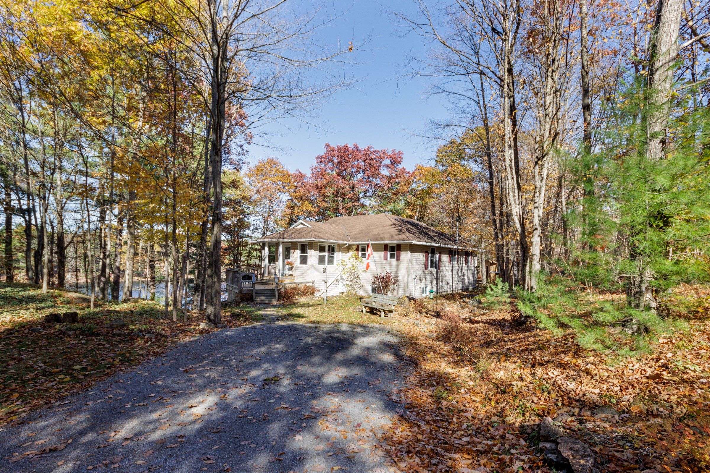 241 Potspoon LN, South Frontenac, ON K0H 1T0