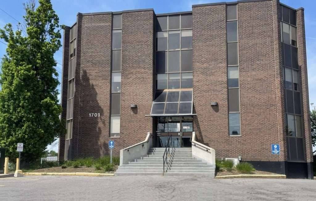 1701 Woodward DR #LL22, Belair Park - Copeland Park And Area, ON K2C 0R4