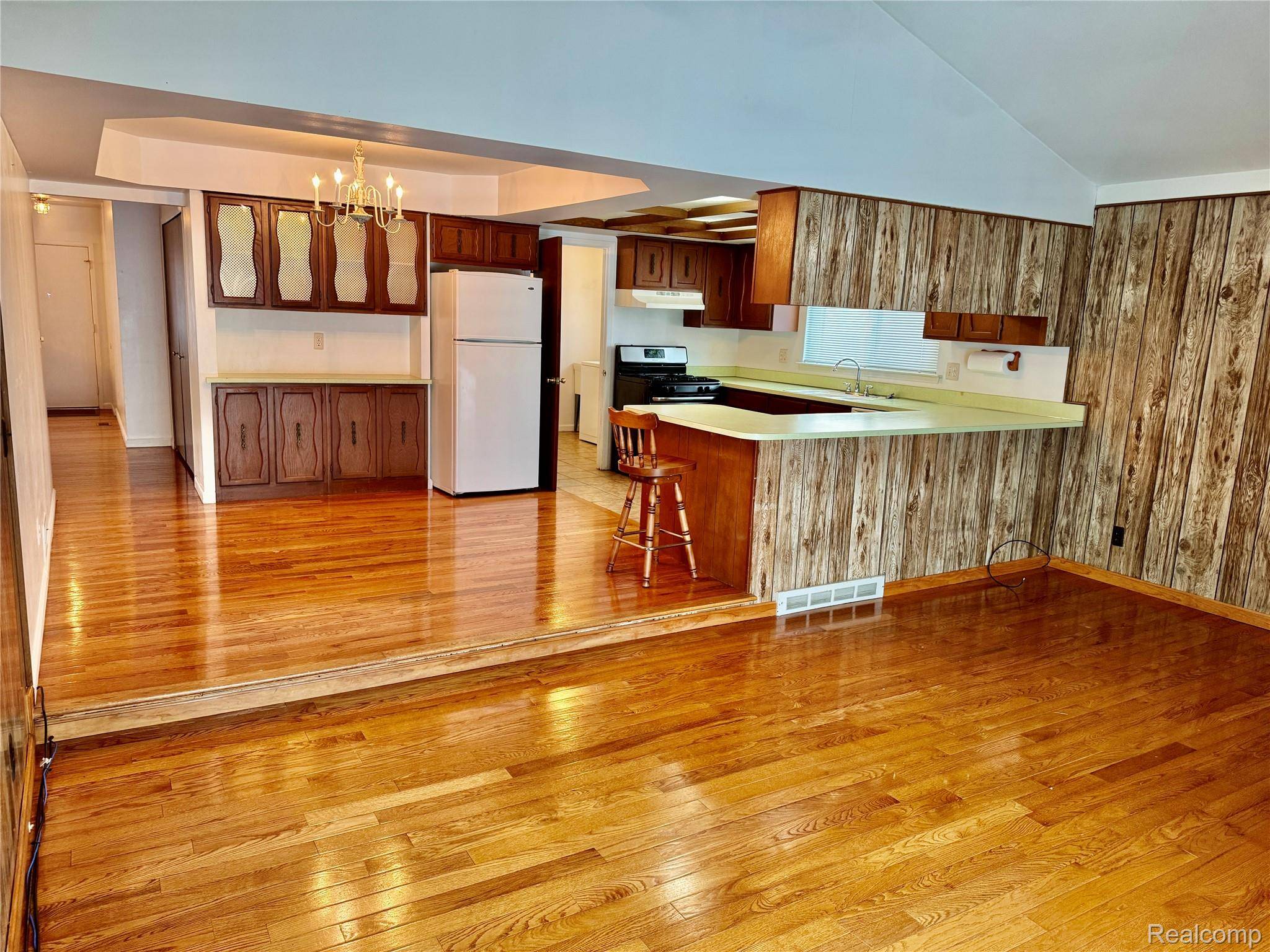 Sterling Heights, MI 48313,13770 WHITE CAP DR