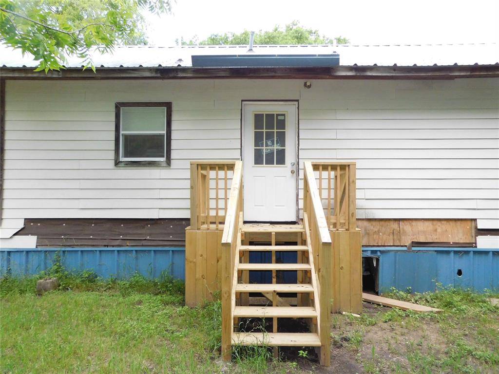 Hubbard, TX 76648,504 NE 7th Street