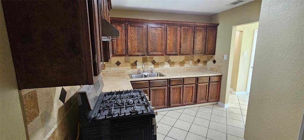 Dallas, TX 75217,8613 Elam Road