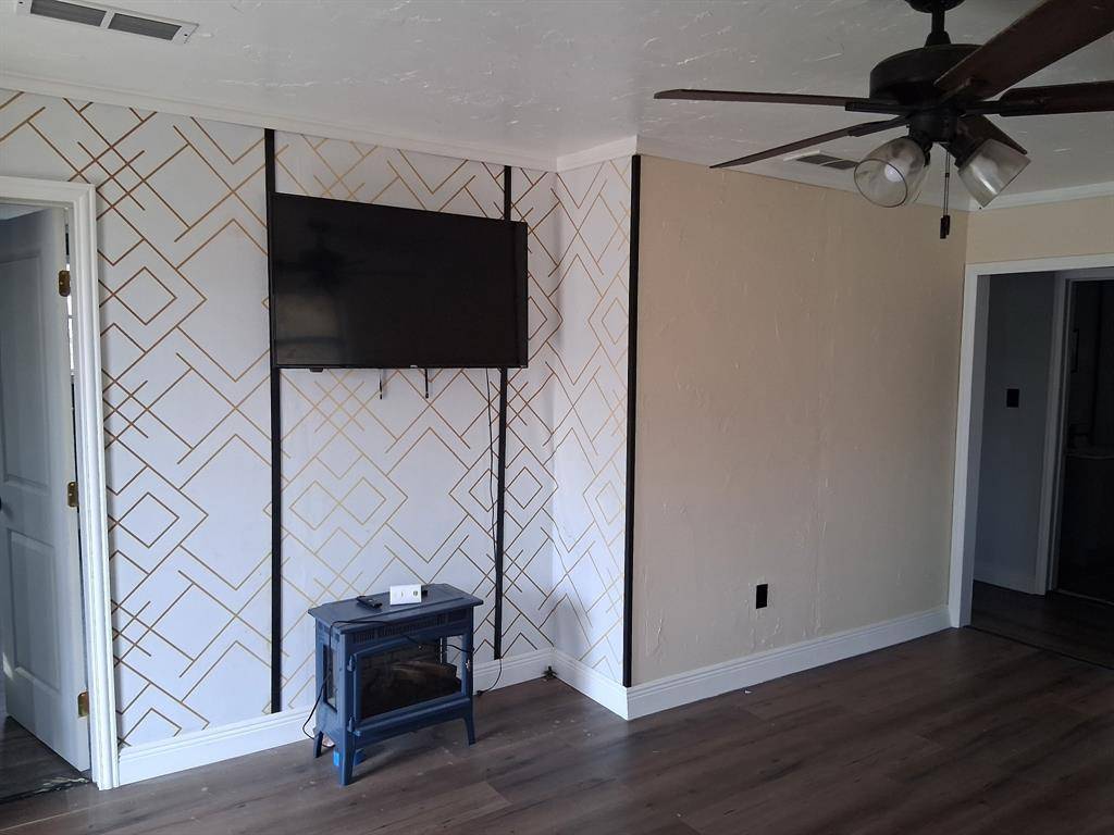 Vivian, LA 71082,109 N Huckaby Street