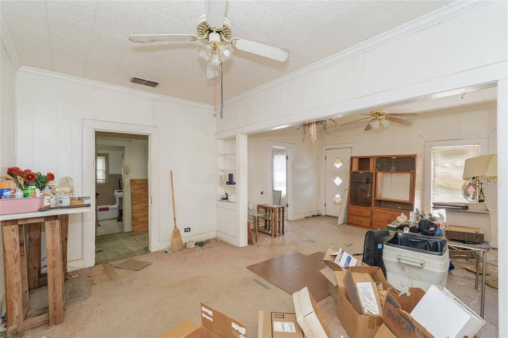 Kerens, TX 75144,307 NE 2nd Street