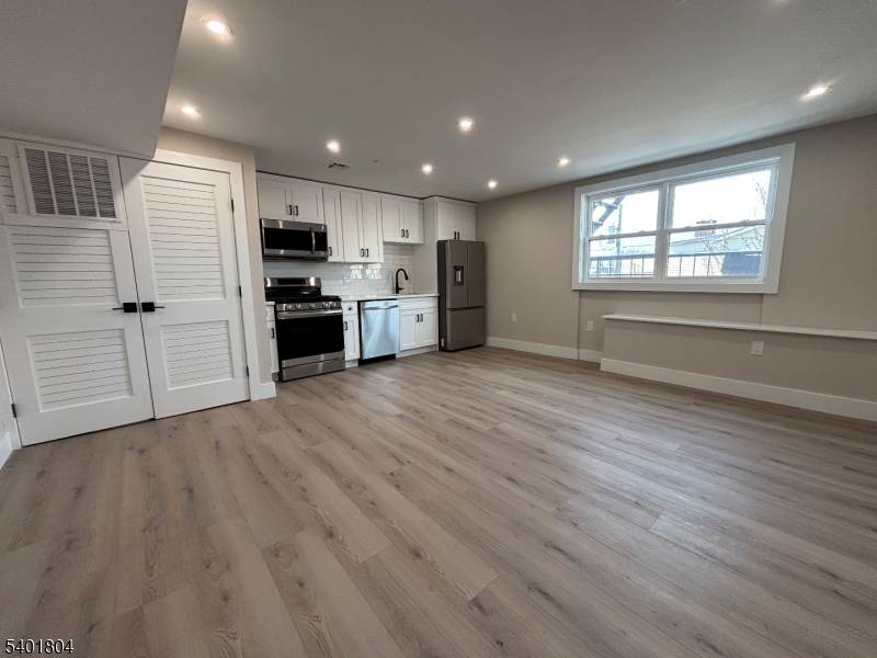 Newark City, NJ 07105,136 Elm St #303