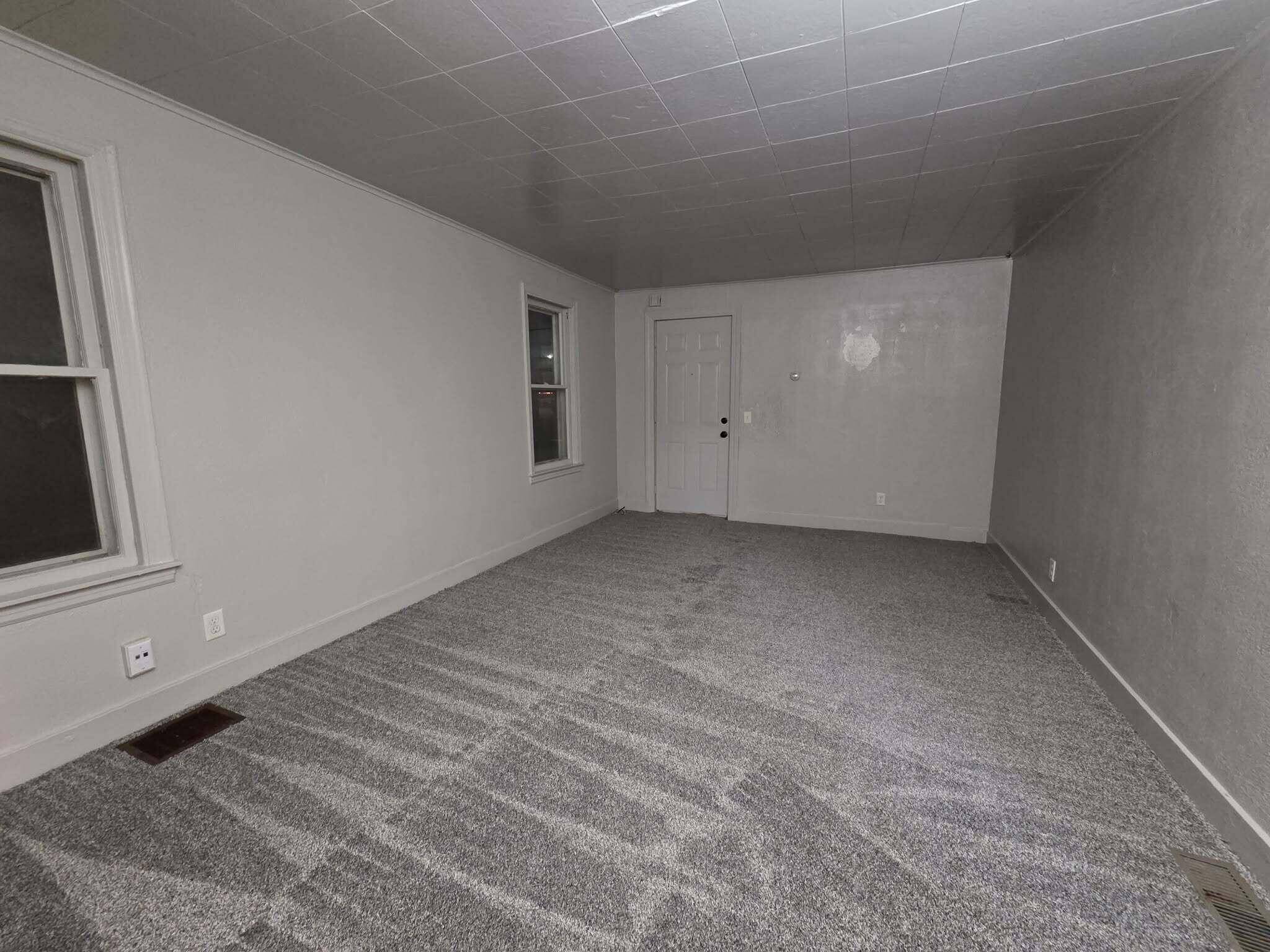 Charlotte, MI 48813,118 W Harris ST