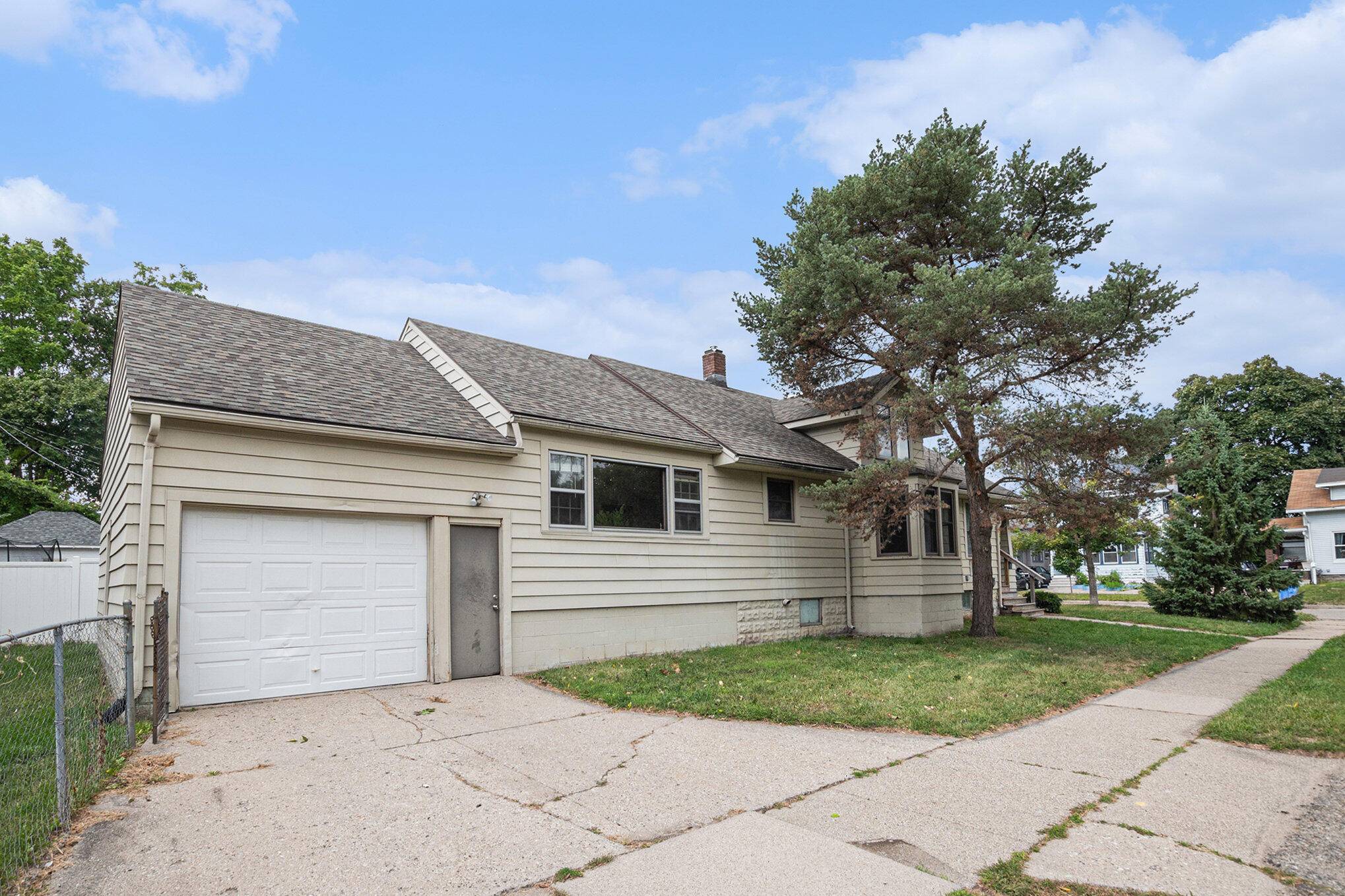 Lansing, MI 48912,1346 Eureka ST