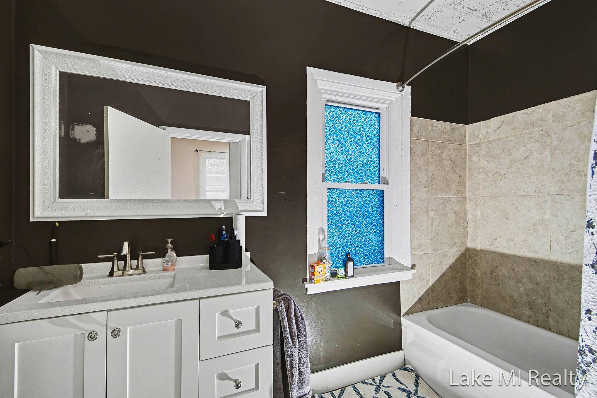 Grand Rapids, MI 49504,1053 3rd ST NW