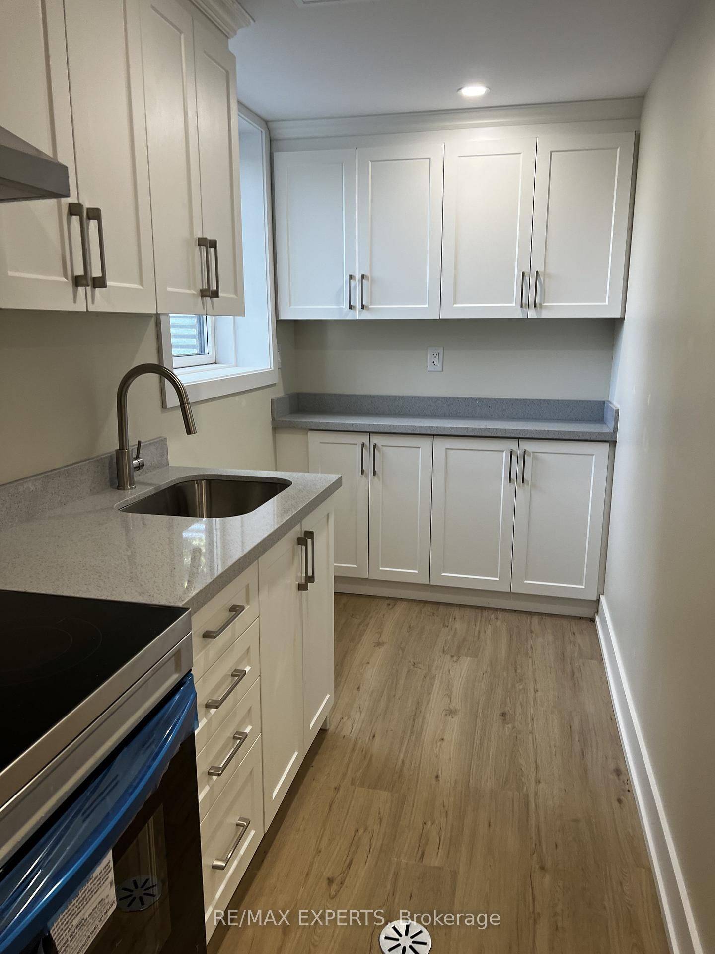 Mississauga, ON L5C 2B7,3131 Lenester DR #Lower level