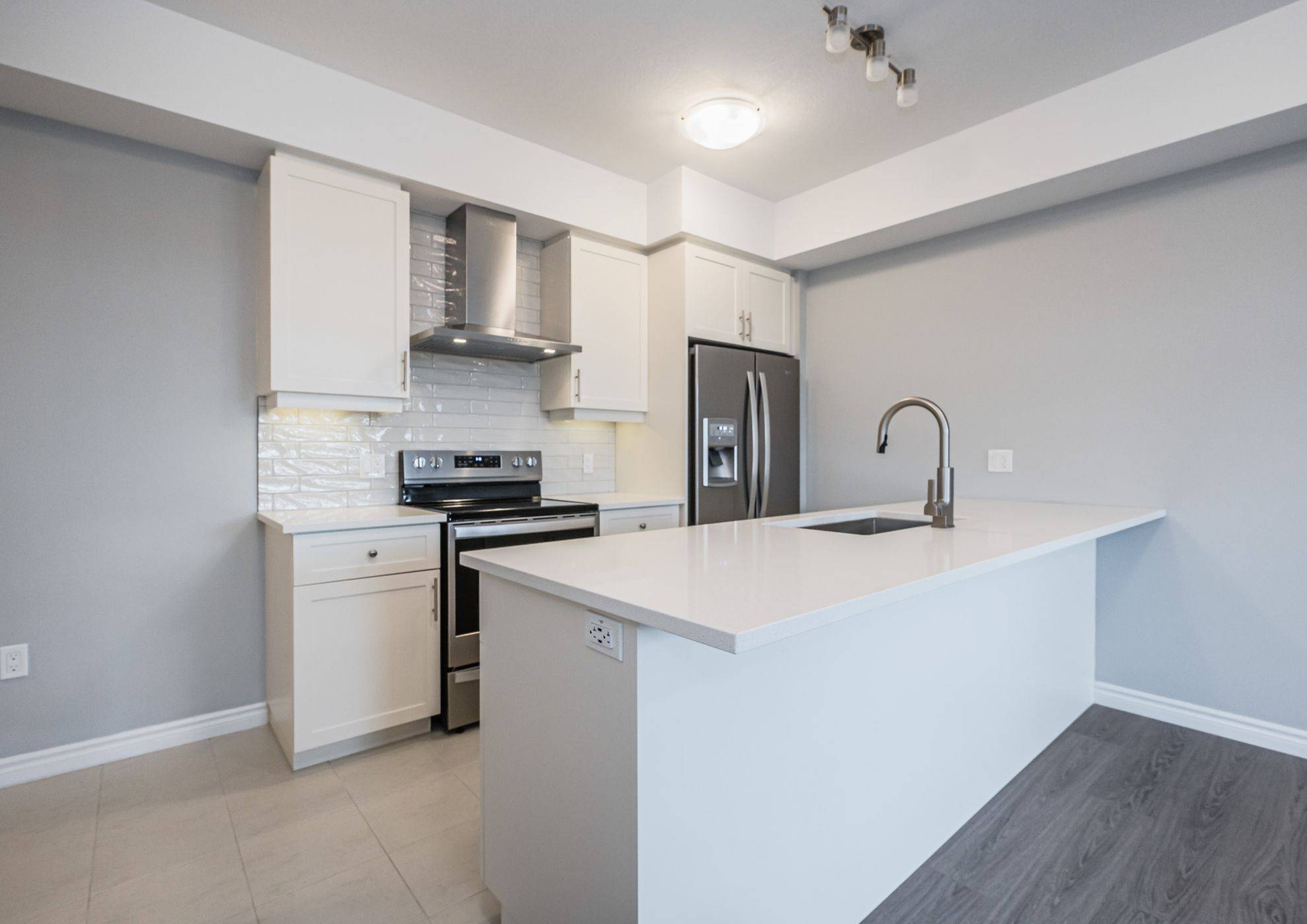 Kitchener, ON N2R 1R7,164 Oat LN