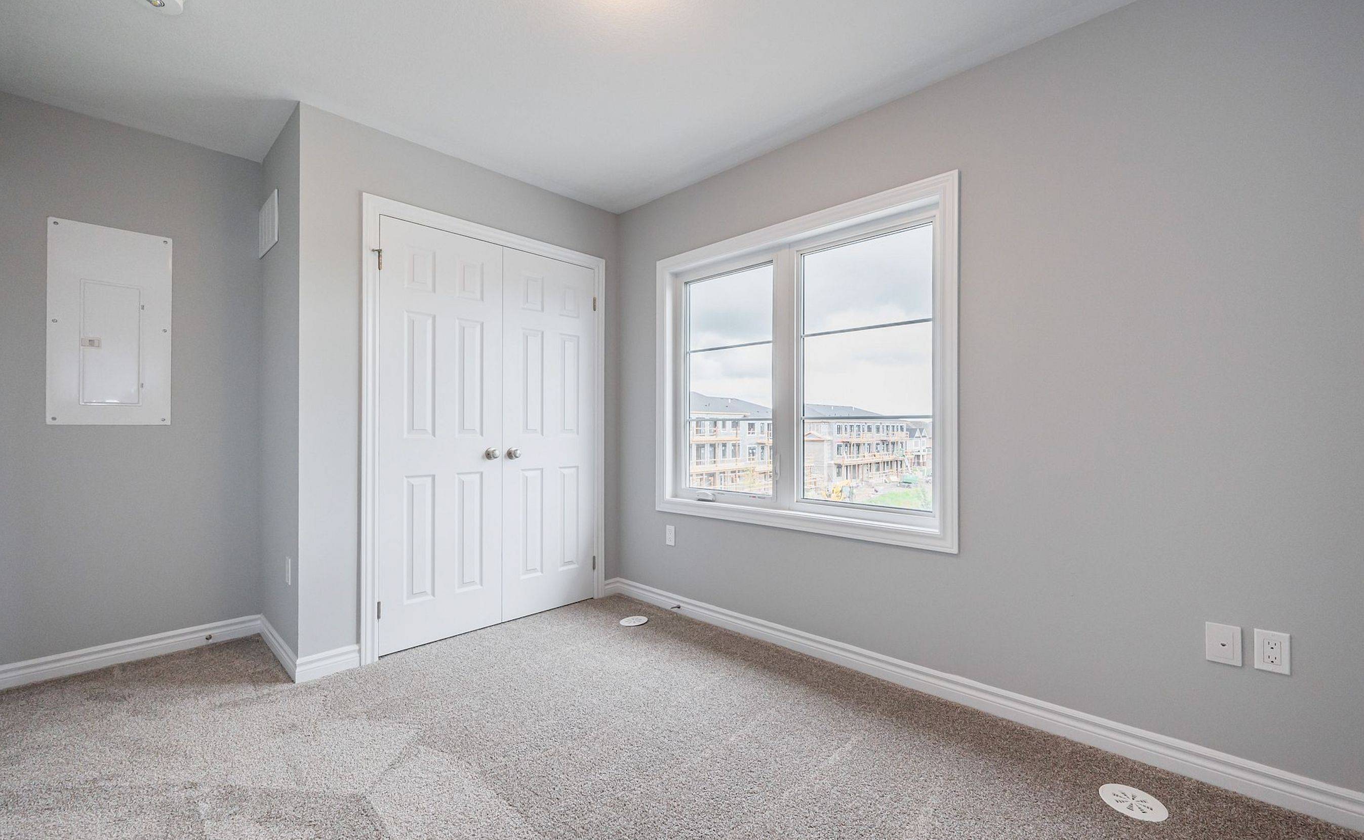 Kitchener, ON N2R 1R7,164 Oat LN