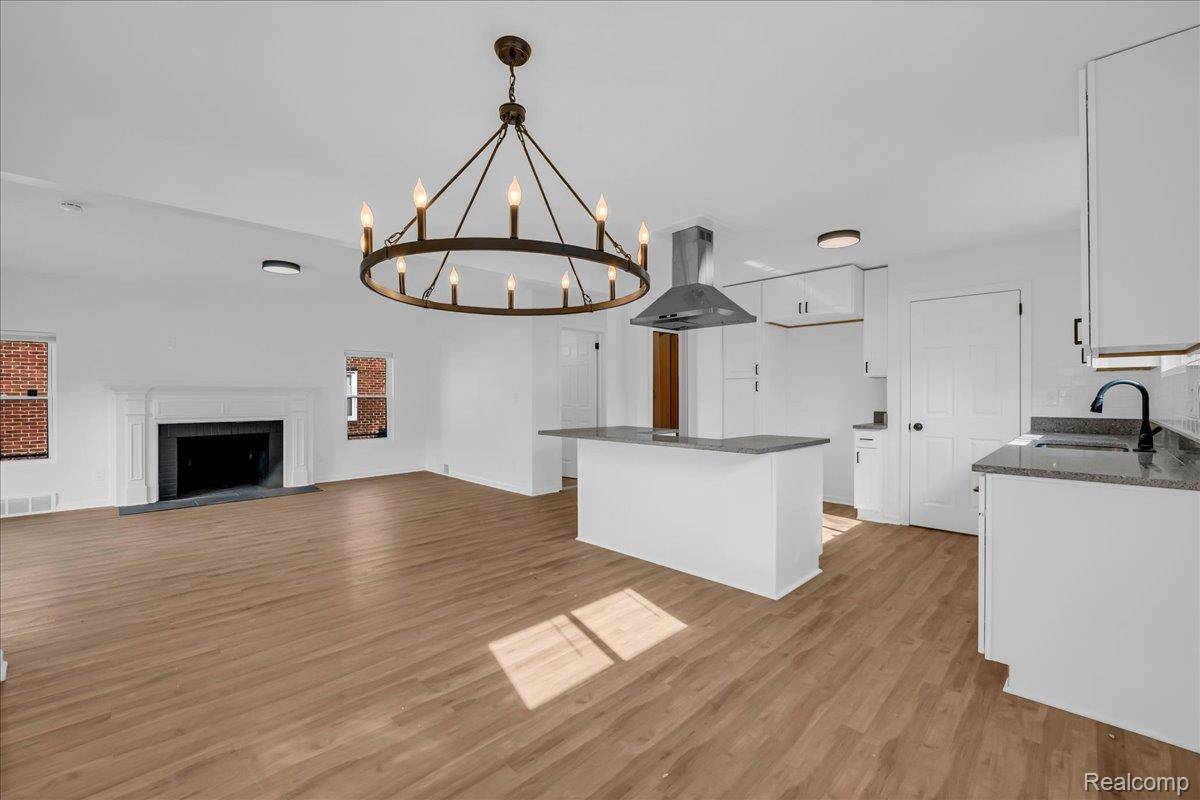 Detroit, MI 48235,16546 Sussex St