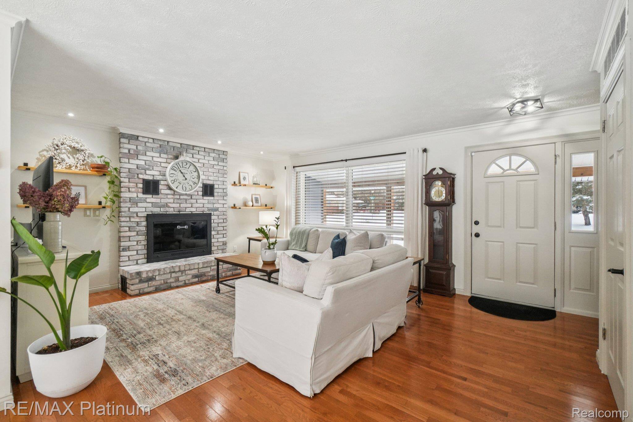 South Lyon, MI 48178,22630 Sandra ST