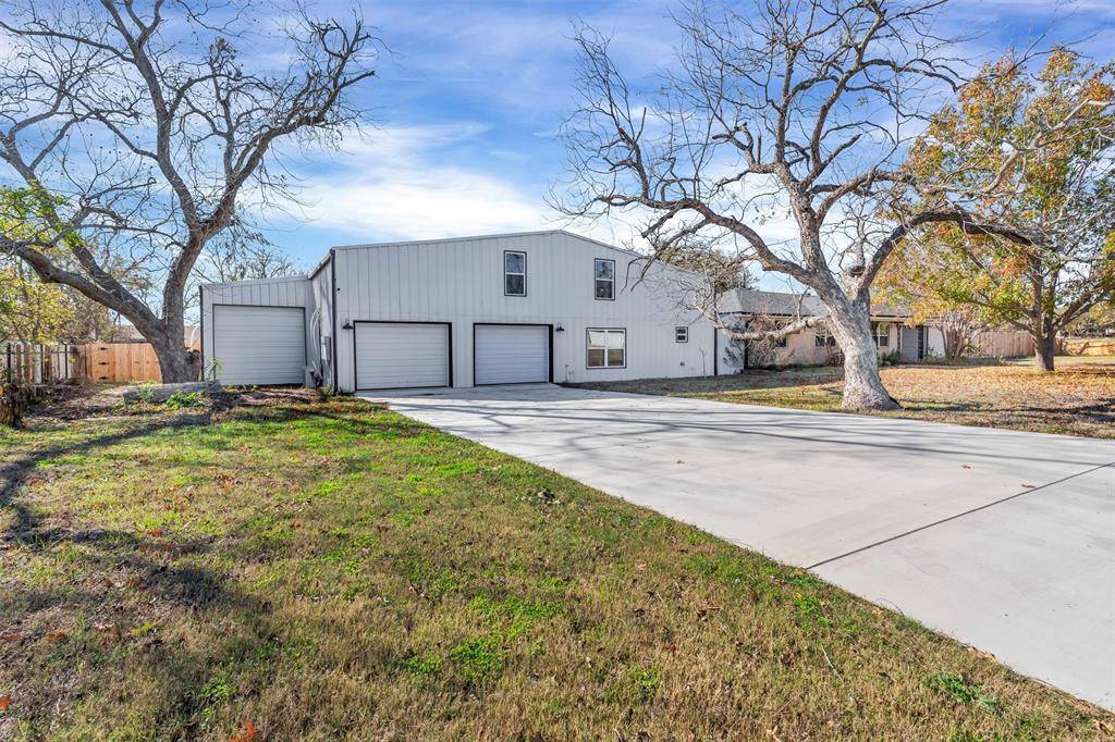 Tolar, TX 76476,406 N Oak Lane