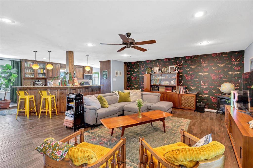 Tolar, TX 76476,406 N Oak Lane