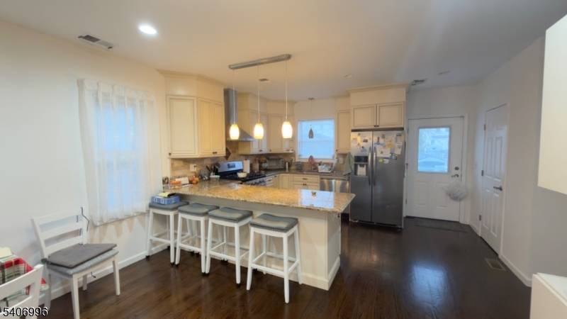 Clifton City, NJ 07011,246 Harding Ave