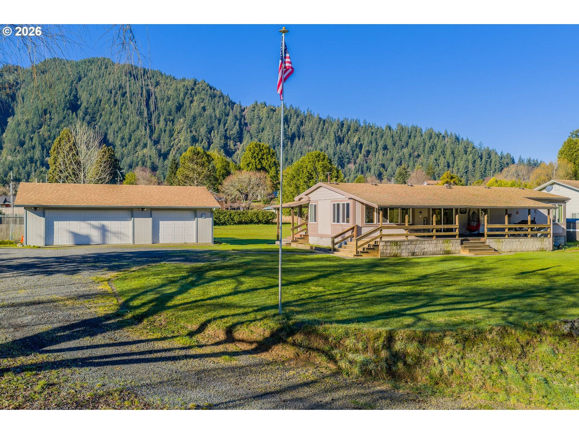 173 E DATE ST, Powers, OR 97466