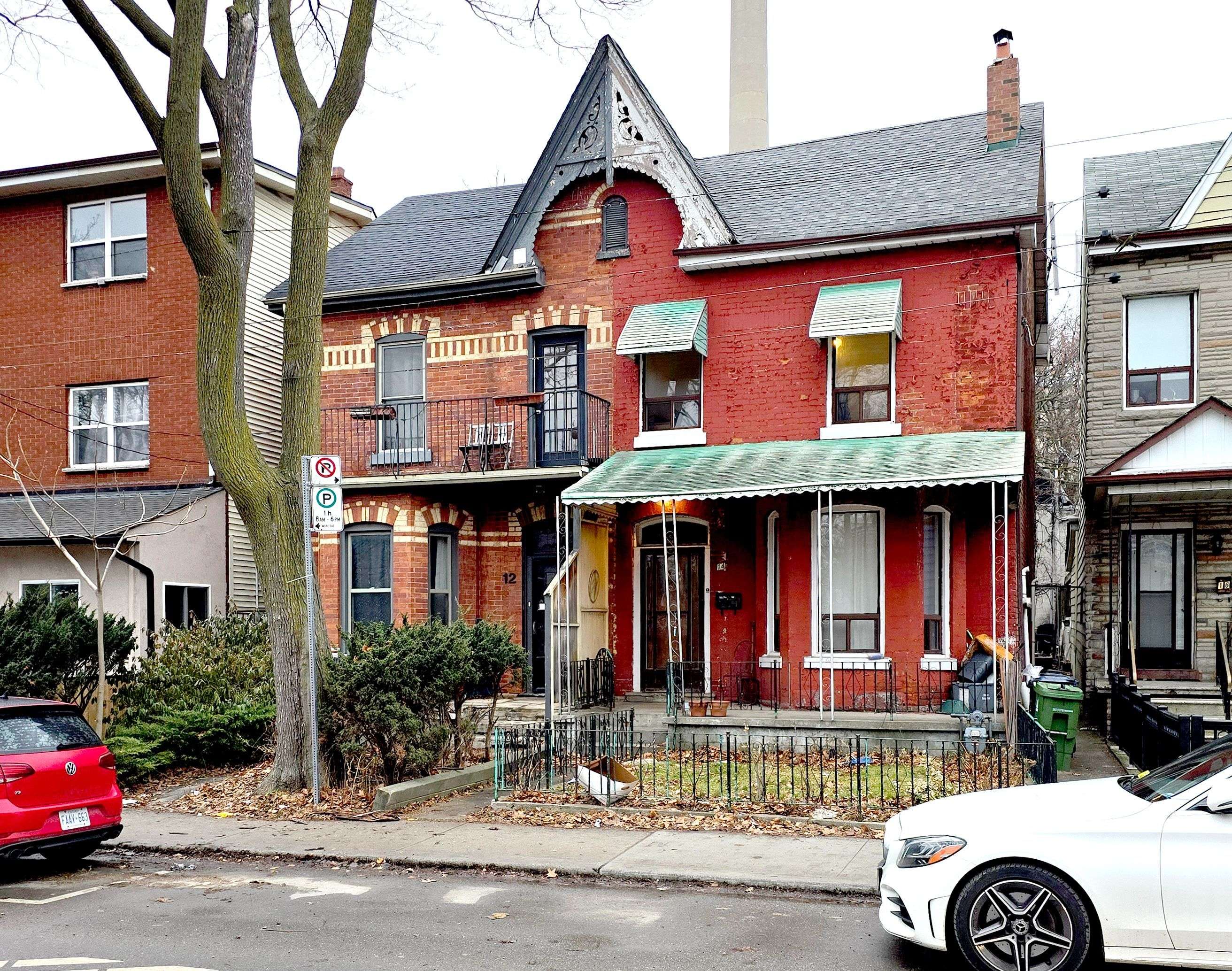 Toronto C01, ON M5T 2N4,12 Bellevue AVE