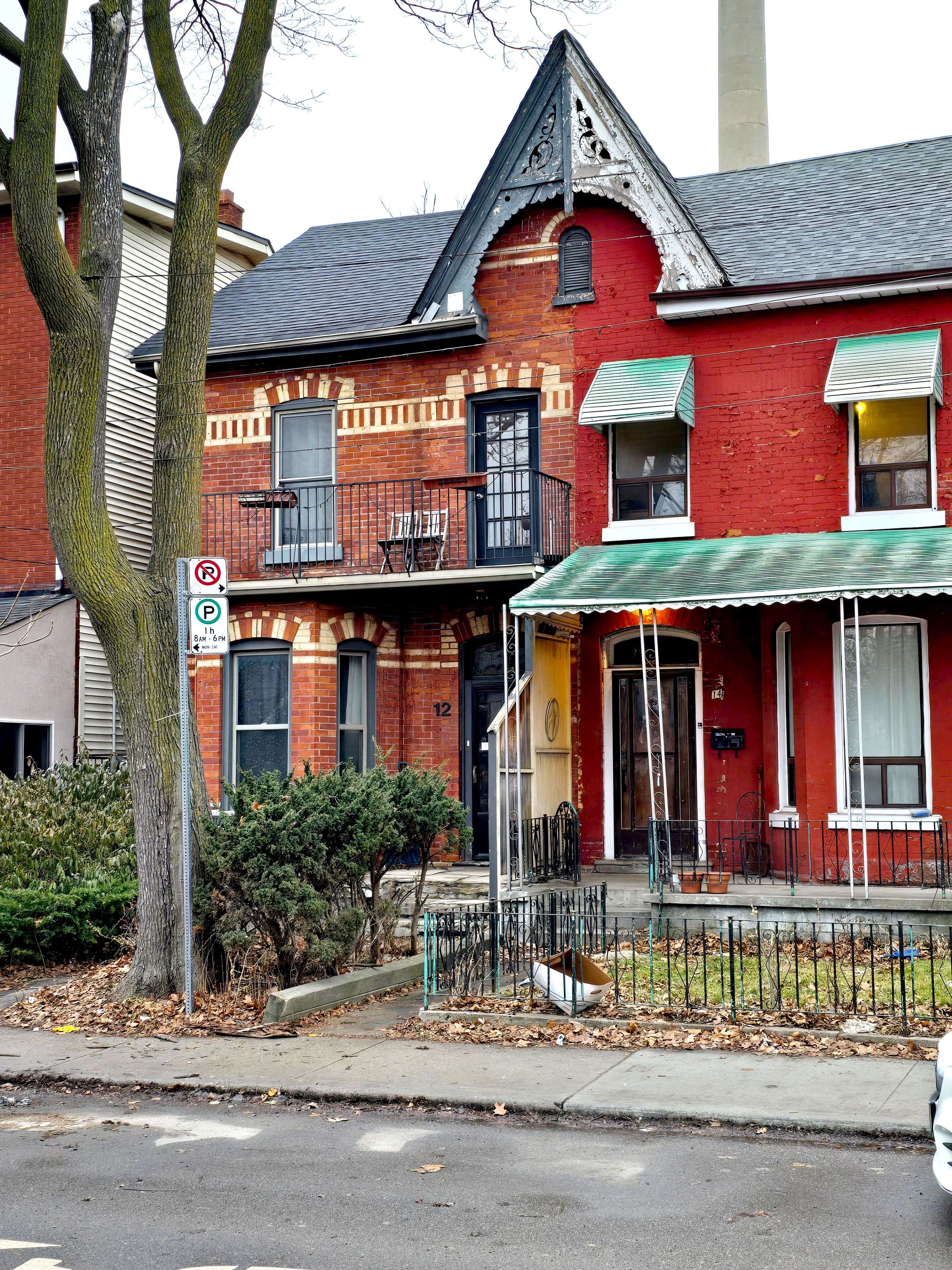 Toronto C01, ON M5T 2N4,12 Bellevue AVE