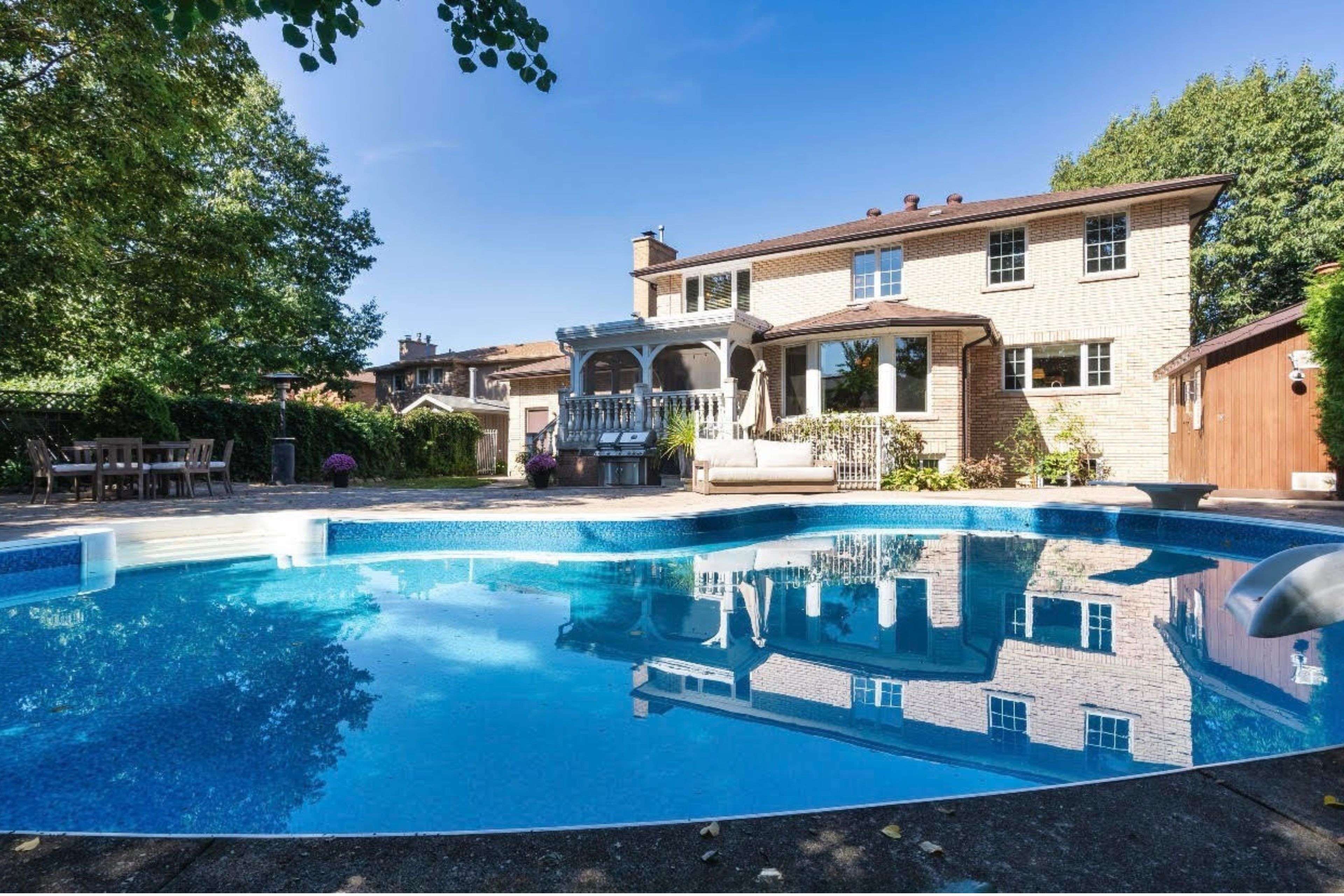 Barrie, ON L4N 2V6,65 Woodcrest RD