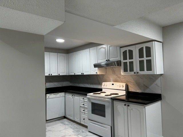 Mississauga, ON L5R 3R7,411 Bristol RD W