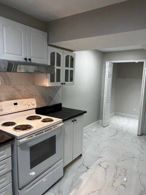 Mississauga, ON L5R 3R7,411 Bristol RD W