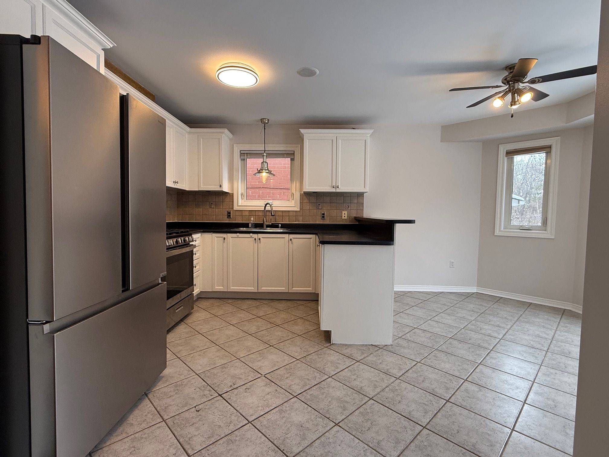 Mississauga, ON L4Z 4A7,5510 Red Brush DR #Upper