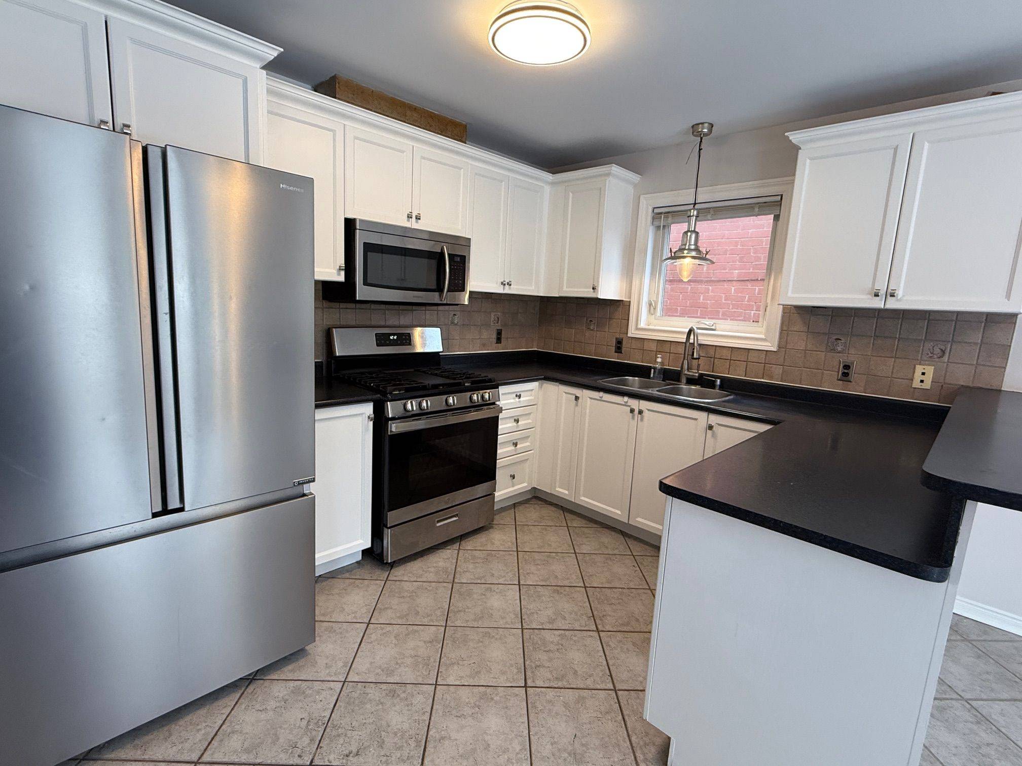 Mississauga, ON L4Z 4A7,5510 Red Brush DR #Upper