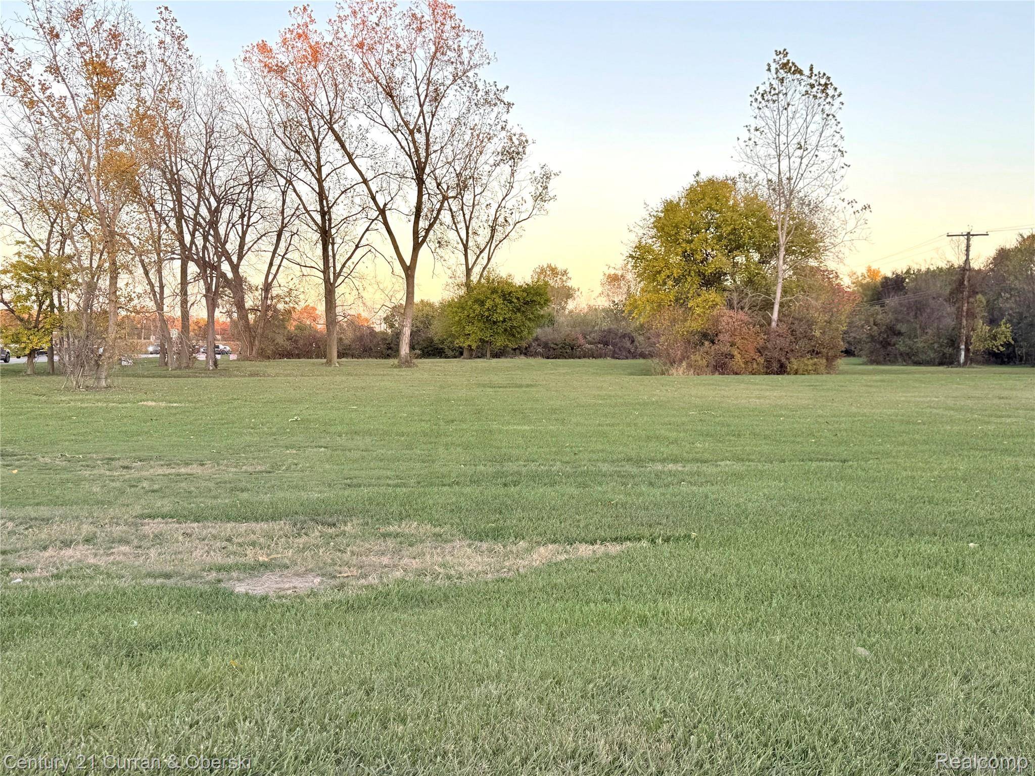 Romulus, MI 48174,4444 Eureka RD