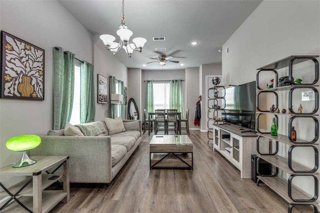 Fort Worth, TX 76104,1425 Evans Avenue