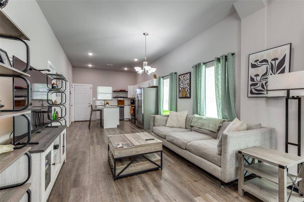 Fort Worth, TX 76104,1425 Evans Avenue