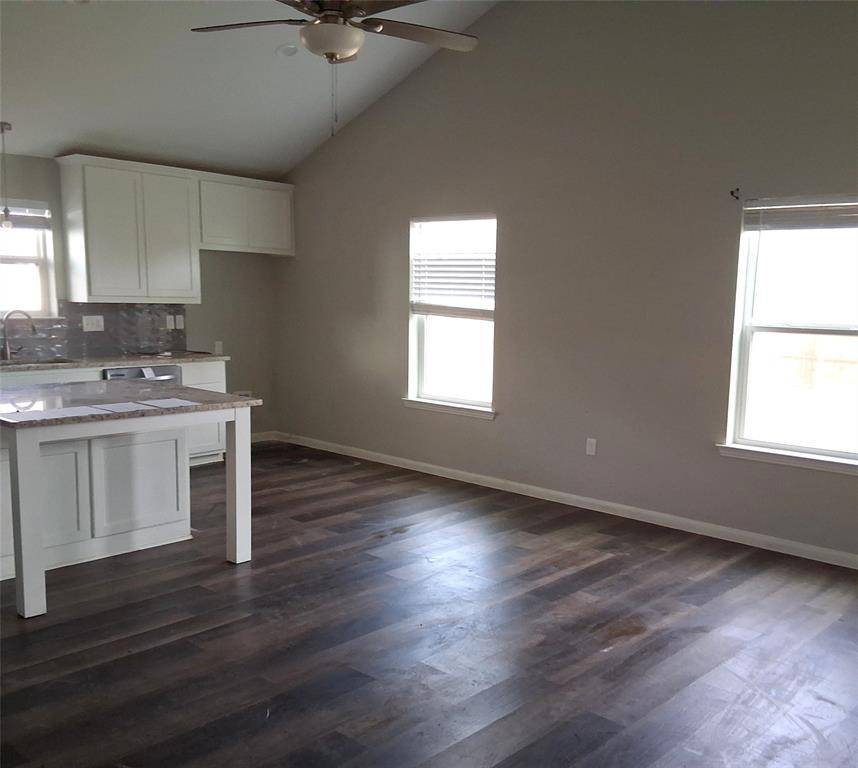 Terrell, TX 75160,207 E Mccoulskey Street