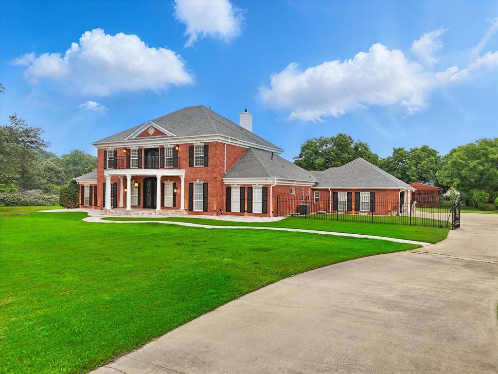 Burleson, TX 76028,6260 Oak Hollow Drive