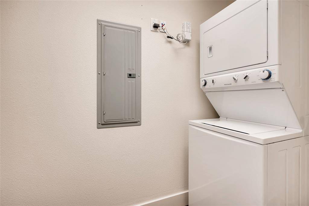 Fort Worth, TX 76104,928 Travis Avenue #401