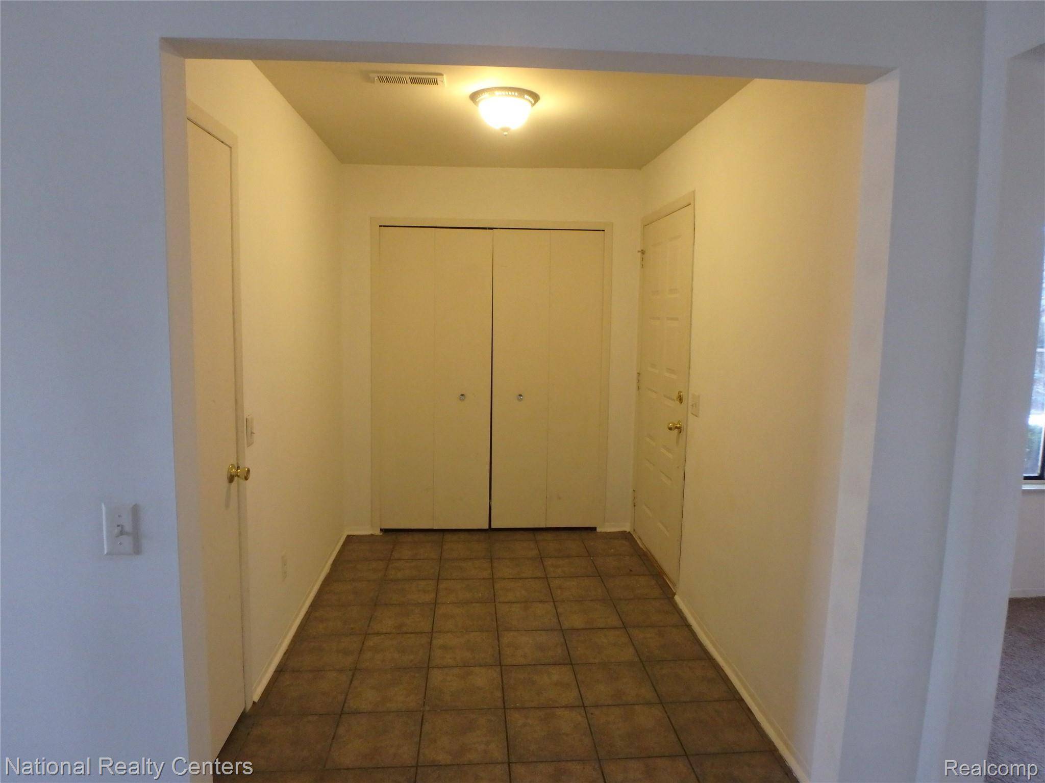 Waterford, MI 48327,962 Saybrook DR