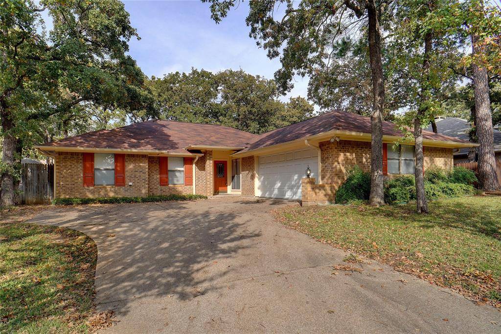 Bedford, TX 76021,2813 Woodpath Lane