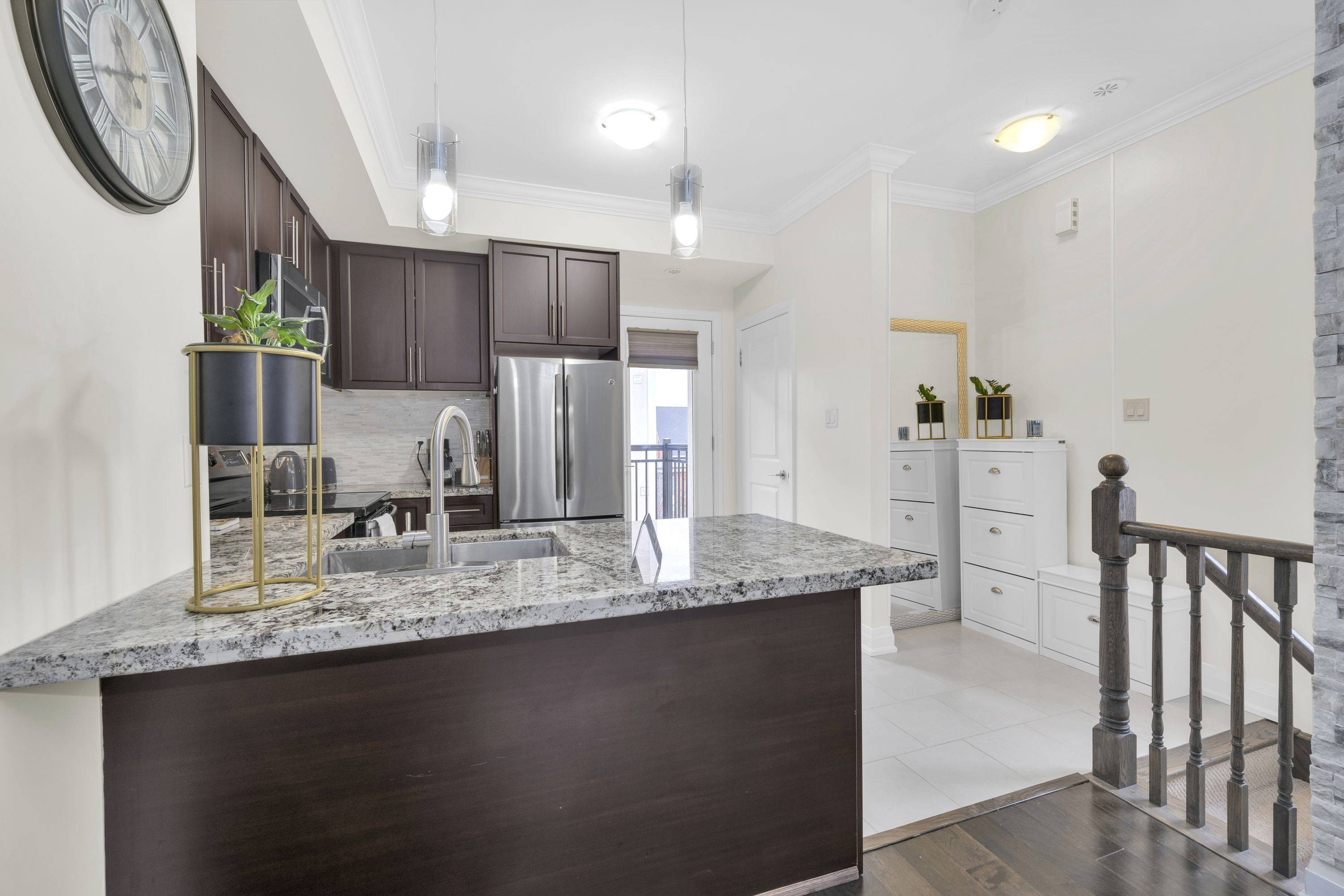 Mississauga, ON L5A 2X4,3077 Cawthra RD #18