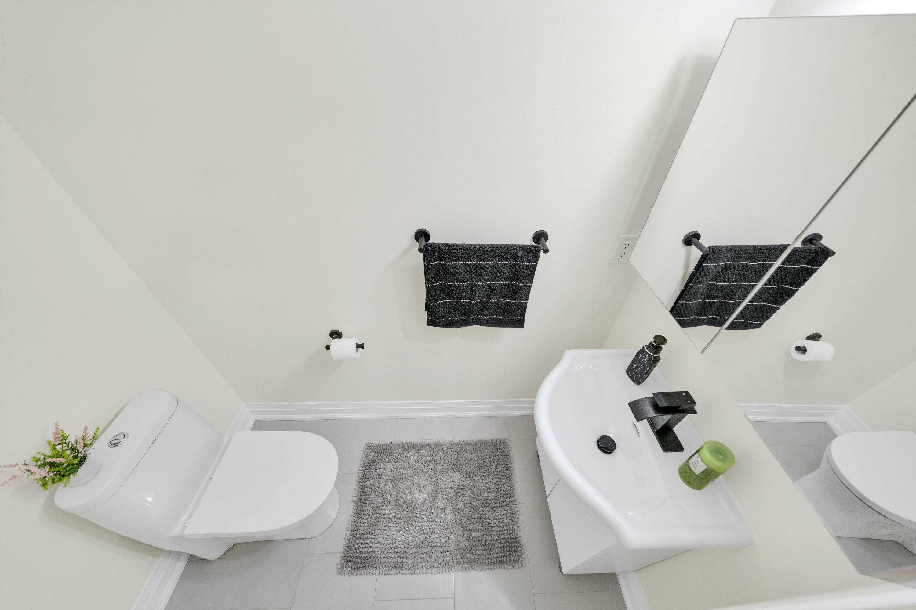 Mississauga, ON L5A 2X4,3077 Cawthra RD #18