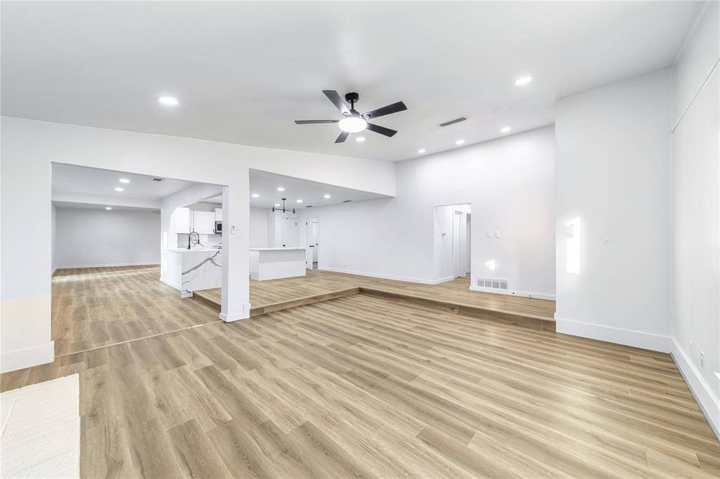 Garland, TX 75043,934 Meadowdale Circle