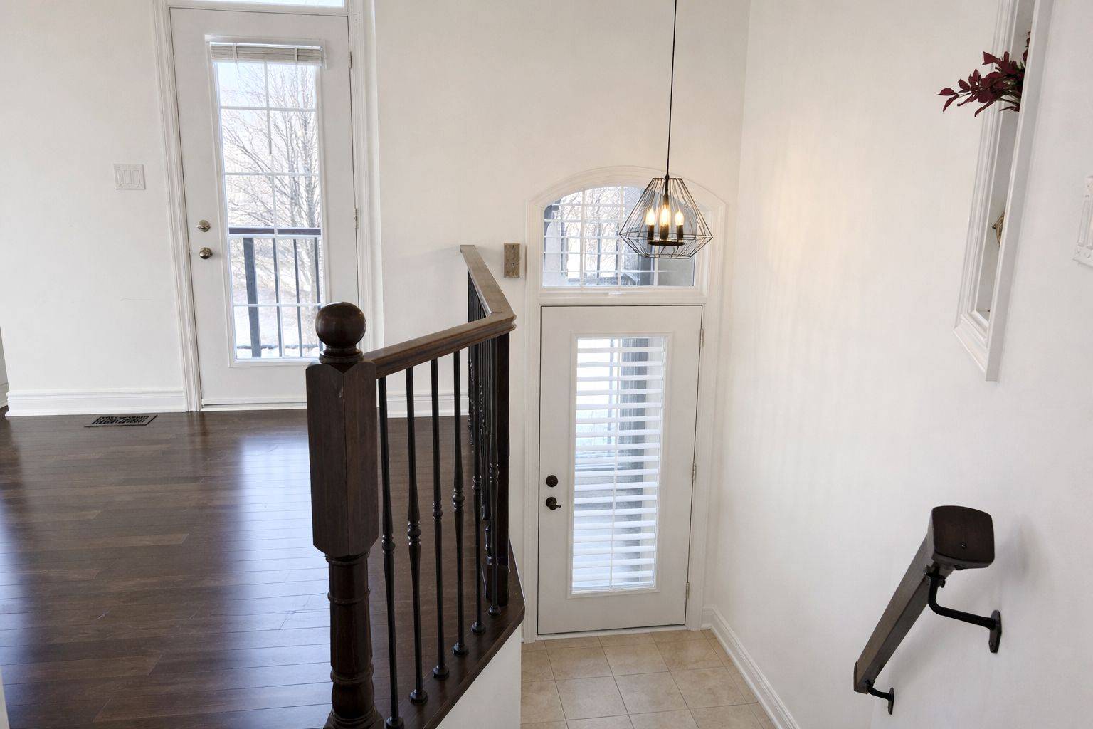 Aurora, ON L4G 0E2,40 Chapman CT