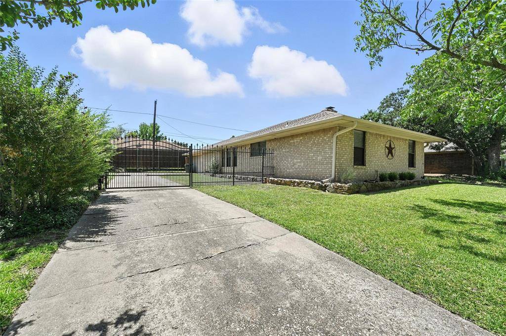 Arlington, TX 76012,1504 Riviera Court